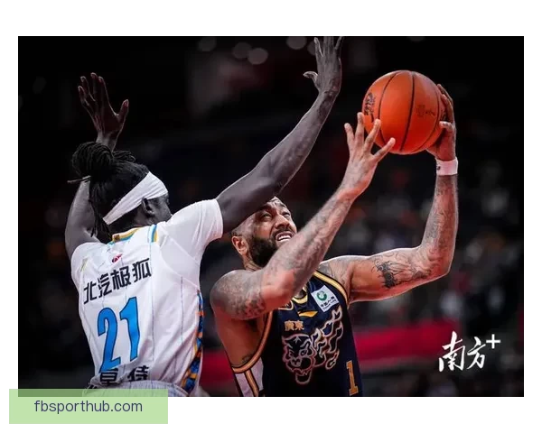 北京主场力克广东锁定半决赛 周琦奎因联手砍下高分 北京主场力克广东锁定半决赛 周琦奎因联手砍下高分